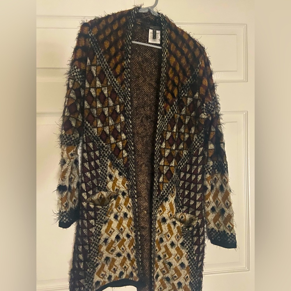 Fuzzy comfortable patterned cardigan